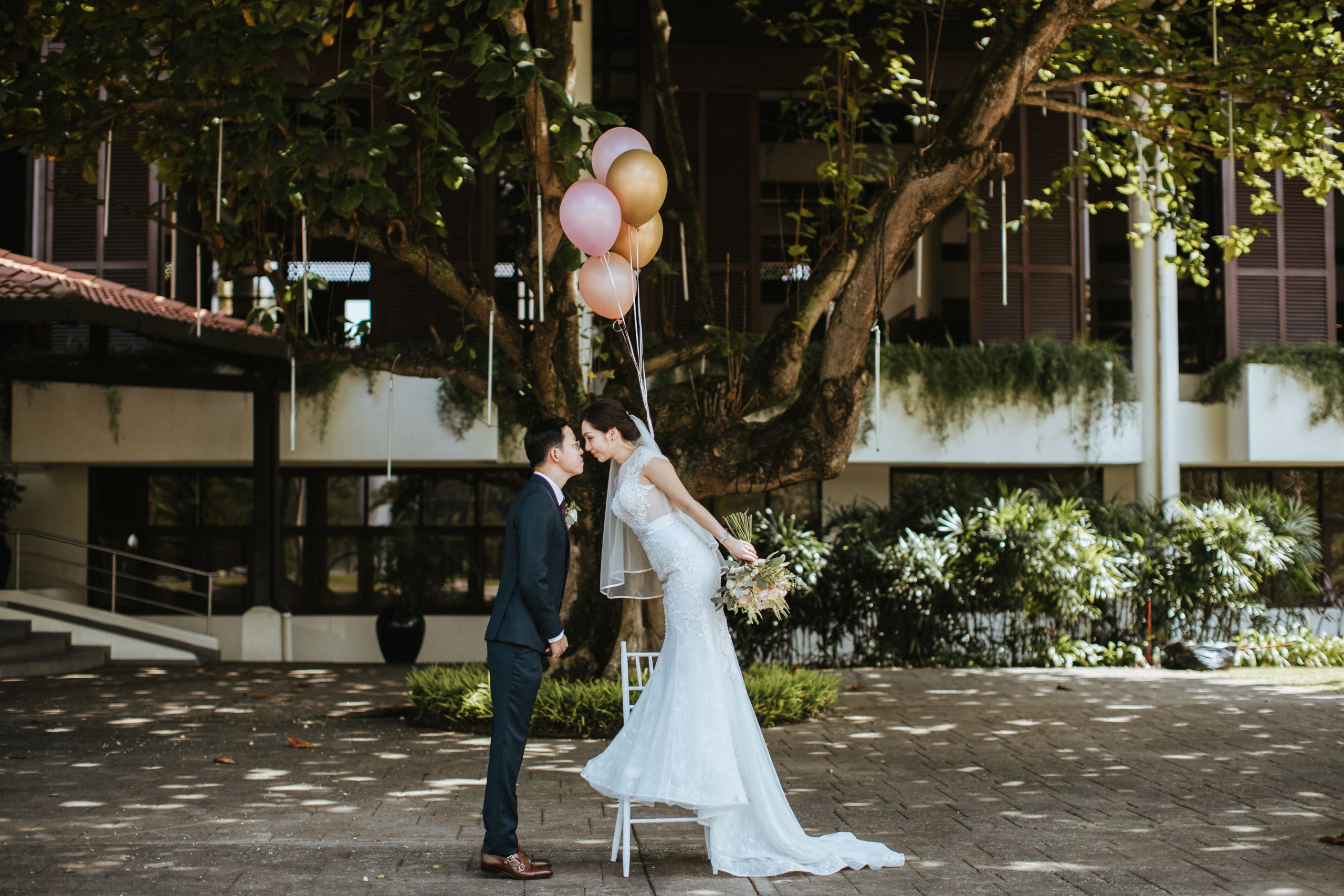 Garden Romantic Rustic Rosy Golden Wedding at The Saujana Hotel Subang Kuala Lumpur malaysia cliff choong the cross effects kevin tan destination portrait and wedding photographer malaysia kuala lumpur bride and groom couple kiss romantic intimate moment scene vows exchange